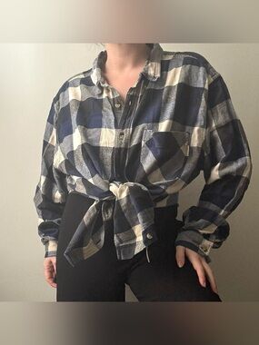Woolrich navy and white buffalo plaid button up flannel shirt